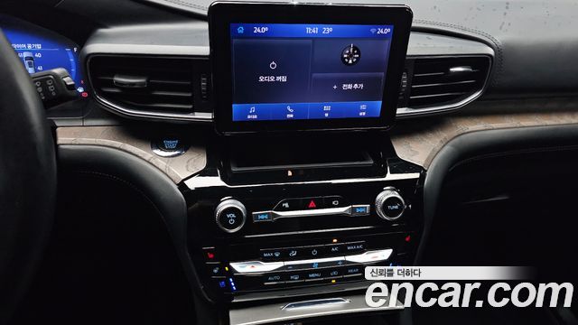Ford Explorer (VI) 3.0 Platinum 4WD 2022 — фото 17