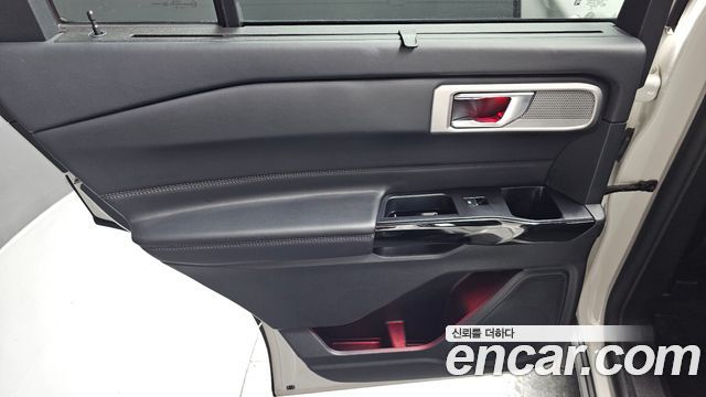 Ford Explorer (VI) 3.0 Platinum 4WD 2022 — фото 31