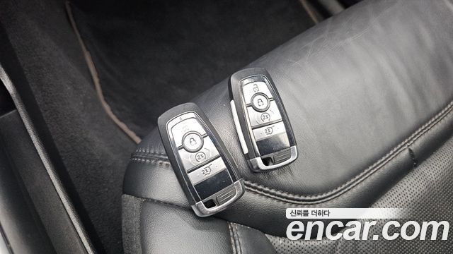 Ford Explorer (VI) 3.0 Platinum 4WD 2022 — фото 33
