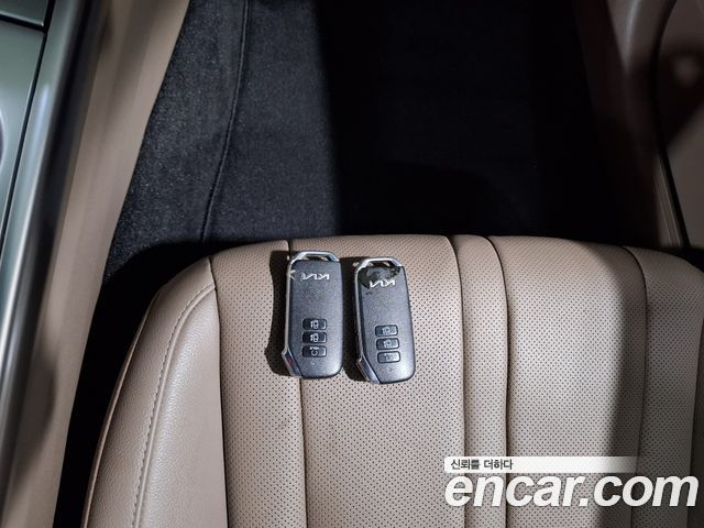 Kia K8 2.5 Gasoline 2WD Noblesse 2023 — фото 14