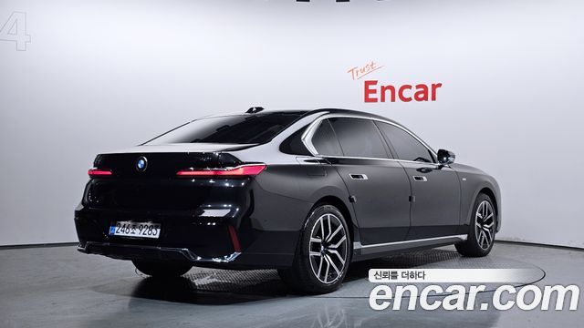 BMW 7 Series (G70) 740i xDrive M Sport 2025 — фото 2