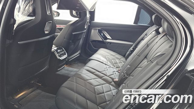 BMW 7 Series (G70) 740i xDrive M Sport 2025 — фото 15