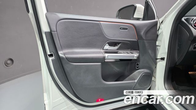 Mercedes-Benz GLB-Class (X247) GLB200 d 2022 — фото 29