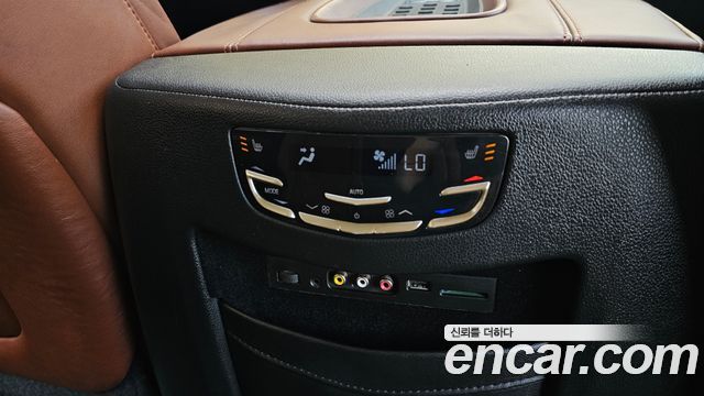 Cadillac Escalade 6.2 ESV 4th 2015 — фото 17