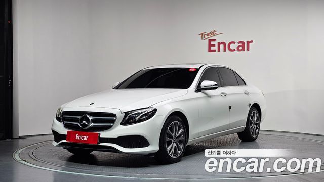 Mercedes-Benz E-Class (W213) E300 4MATIC Avnatgarde 2019 — фото 1