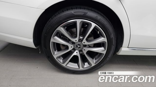 Mercedes-Benz E-Class (W213) E300 4MATIC Avnatgarde 2019 — фото 5