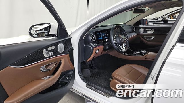 Mercedes-Benz E-Class (W213) E300 4MATIC Avnatgarde 2019 — фото 10
