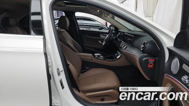 Mercedes-Benz E-Class (W213) E300 4MATIC Avnatgarde 2019 — фото 11