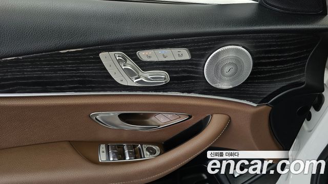 Mercedes-Benz E-Class (W213) E300 4MATIC Avnatgarde 2019 — фото 19