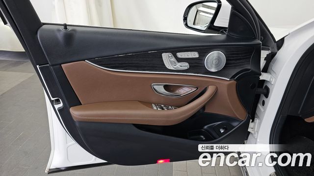 Mercedes-Benz E-Class (W213) E300 4MATIC Avnatgarde 2019 — фото 24