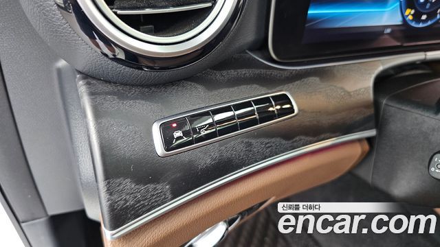 Mercedes-Benz E-Class (W213) E300 4MATIC Avnatgarde 2019 — фото 28