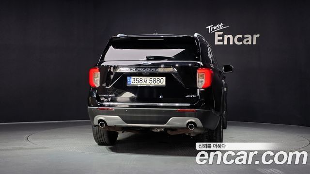 Ford Explorer (VI) 2.3 LimIted 4WD 2021 — фото 4