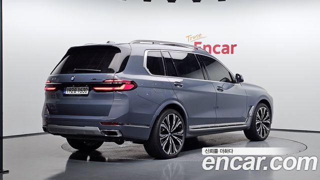 BMW X7 (G07) xDrive 40i Design Pure Excellence 6-Seater 2023 — фото 2