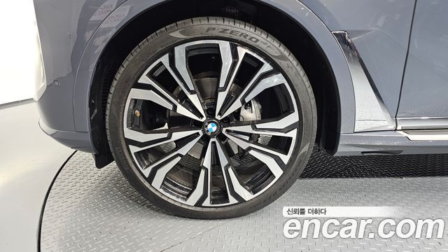 BMW X7 (G07) xDrive 40i Design Pure Excellence 6-Seater 2023 — фото 5