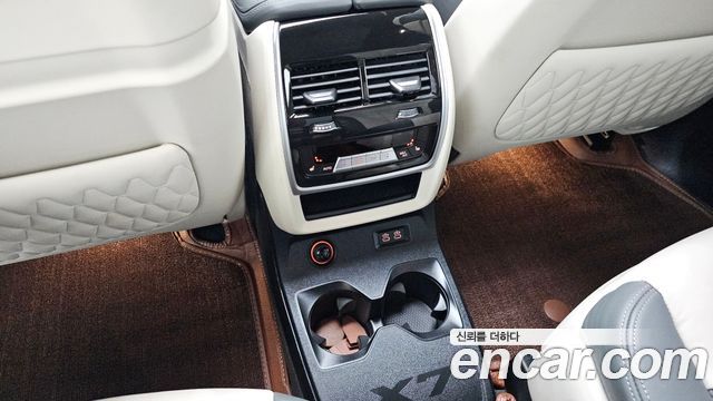 BMW X7 (G07) xDrive 40i Design Pure Excellence 6-Seater 2023 — фото 28