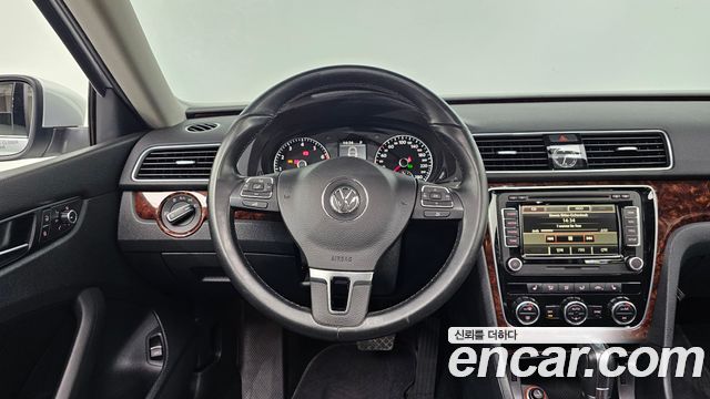 Volkswagen Passat 2.5 B7 2013 — фото 12