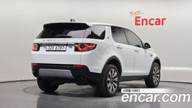 Land Rover Discovery Sport 2.0 TD4 HSE Luxury 2018 — фото 2