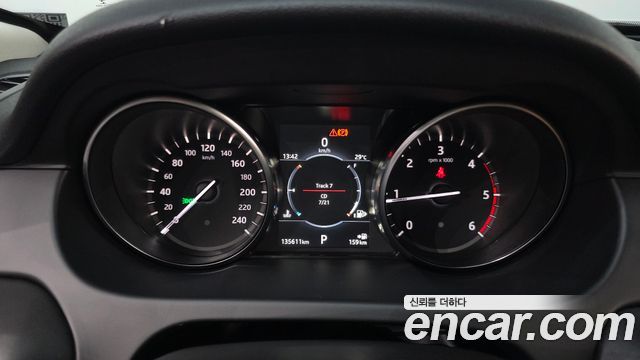 Land Rover Discovery Sport 2.0 TD4 HSE Luxury 2018 — фото 8