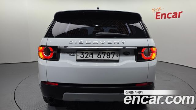 Land Rover Discovery Sport 2.0 TD4 HSE Luxury 2018 — фото 14