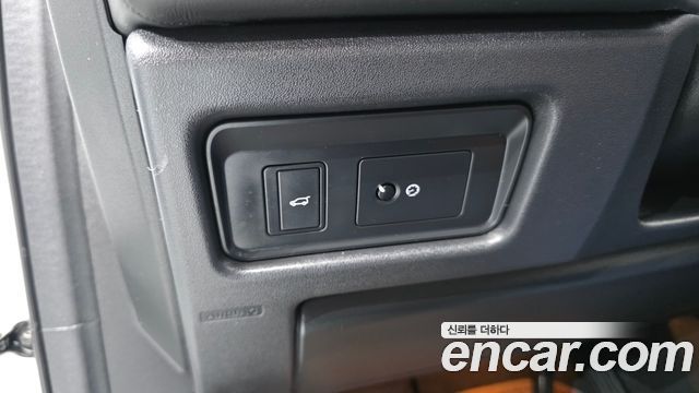 Land Rover Discovery Sport 2.0 TD4 HSE Luxury 2018 — фото 16