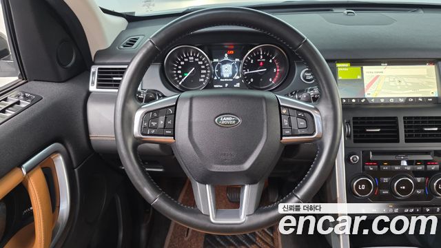 Land Rover Discovery Sport 2.0 TD4 HSE Luxury 2018 — фото 17
