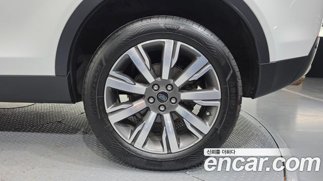 Land Rover Discovery Sport 2.0 TD4 HSE Luxury 2018 — фото 21