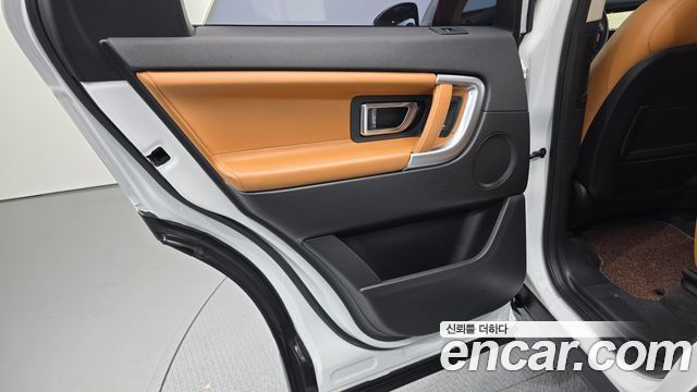 Land Rover Discovery Sport 2.0 TD4 HSE Luxury 2018 — фото 25