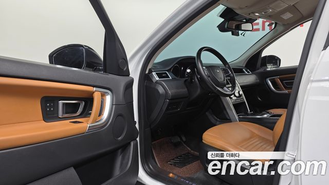 Land Rover Discovery Sport 2.0 TD4 HSE Luxury 2018 — фото 26