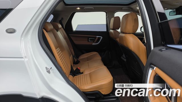 Land Rover Discovery Sport 2.0 TD4 HSE Luxury 2018 — фото 32