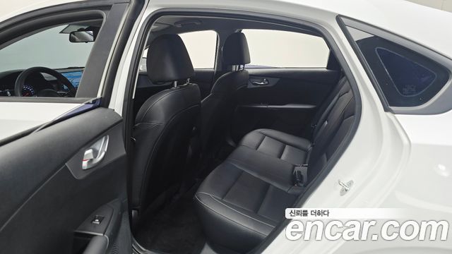Kia K3 (II) 1.6 Trendy 2023 — фото 11