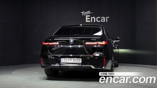 BMW 7 Series (G70) 740i xDrive M Sport 2025 — фото 4