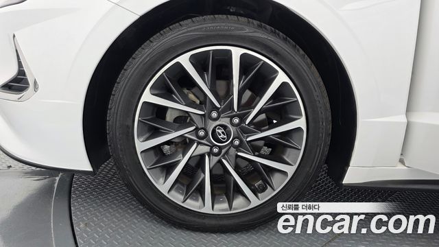 Hyundai Sonata (DN8) 2.0 Premium Family 2021 — фото 5
