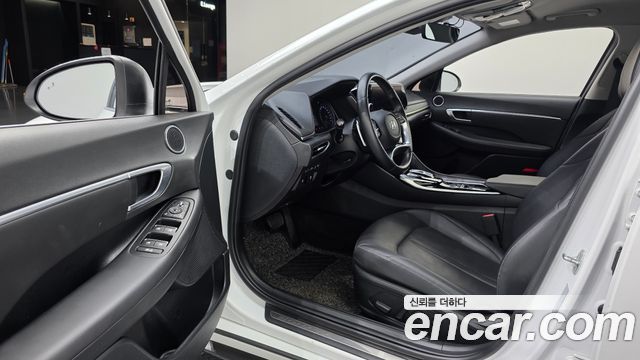 Hyundai Sonata (DN8) 2.0 Premium Family 2021 — фото 10