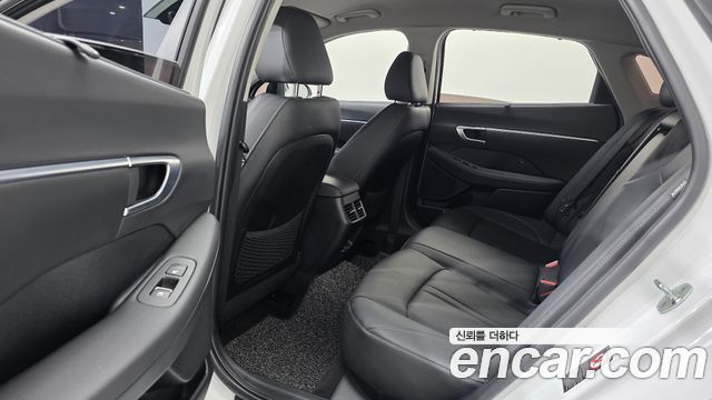 Hyundai Sonata (DN8) 2.0 Premium Family 2021 — фото 12