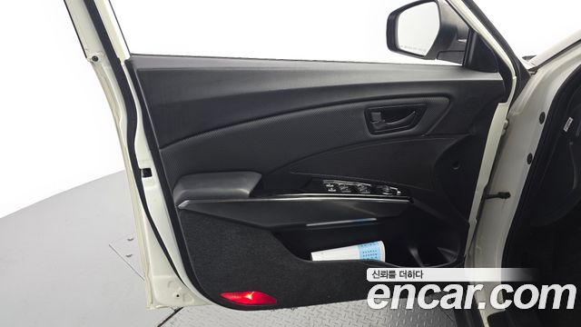 KG Mobility (SsangYong) Tivoli Air 1.5 A3 2WD 2021 — фото 24