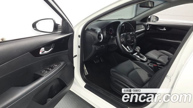 Kia K3 (II) 1.6 Prestige 2023 — фото 10