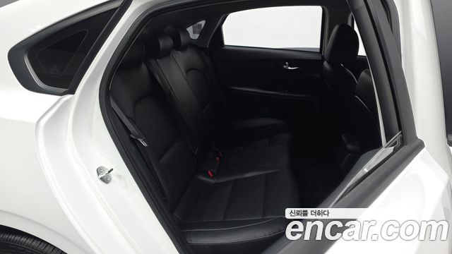 Kia K3 (II) 1.6 Prestige 2023 — фото 11