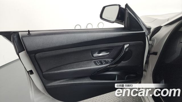 BMW 3 Series GT (F34) GT 320d xDrive Premium 2020 — фото 24