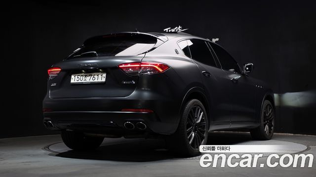 Maserati Levante 3.0 S AWD Luxury 2017 — фото 2