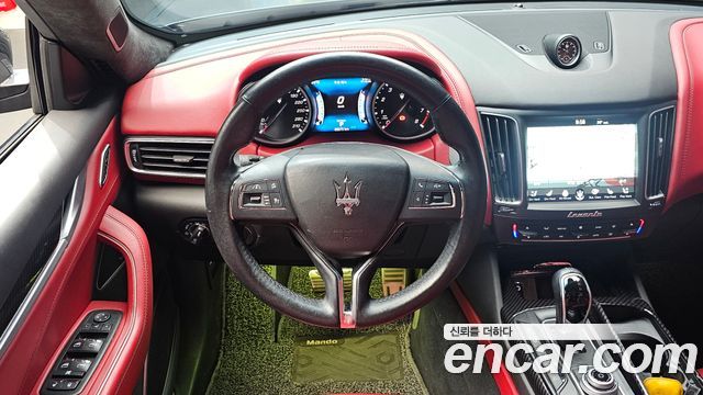 Maserati Levante 3.0 S AWD Luxury 2017 — фото 13