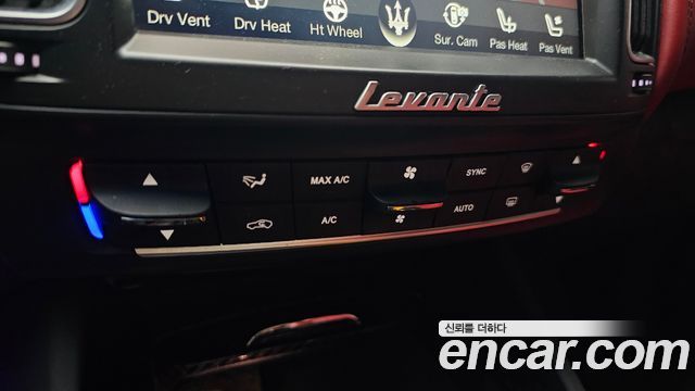 Maserati Levante 3.0 S AWD Luxury 2017 — фото 17