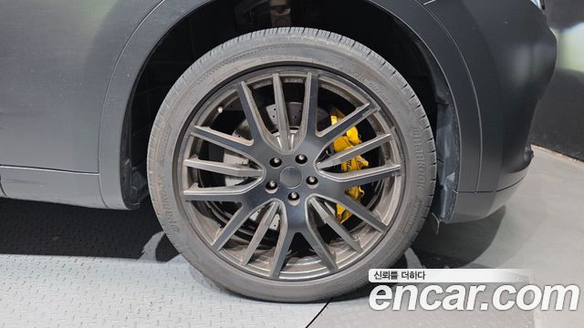 Maserati Levante 3.0 S AWD Luxury 2017 — фото 21