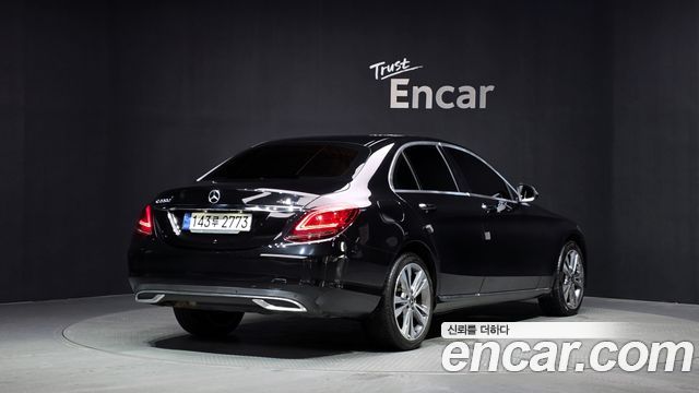 Mercedes-Benz C-Class (W205) C220 d 4MATIC 2020 — фото 2