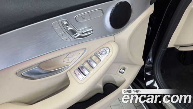Mercedes-Benz C-Class (W205) C220 d 4MATIC 2020 — фото 35