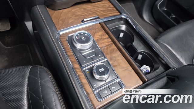 Ford Expedition Platinum 4WD 8Seater 2021 — фото 9