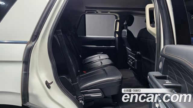 Ford Expedition Platinum 4WD 8Seater 2021 — фото 16