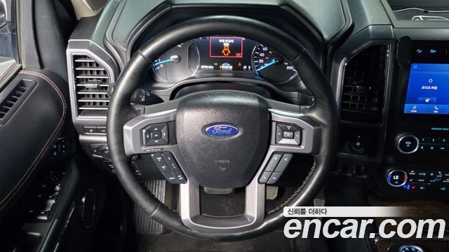 Ford Expedition Platinum 4WD 8Seater 2021 — фото 17