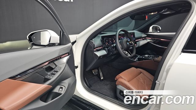 BMW 5 Series (G60) 530i xDrive M Sport 2025 — фото 10