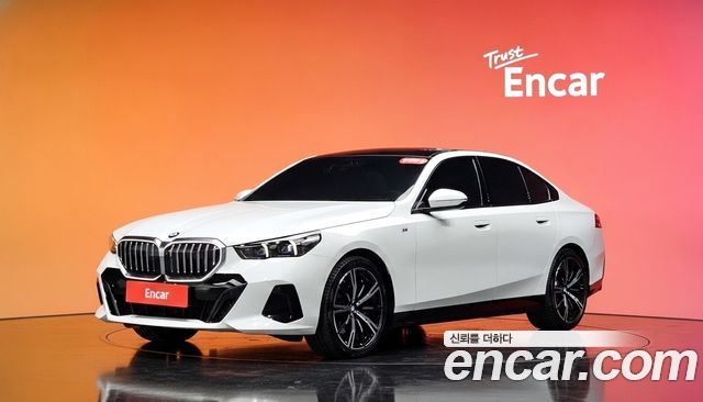 BMW 5 Series (G60) 530i xDrive M Sport 2025 — фото 1