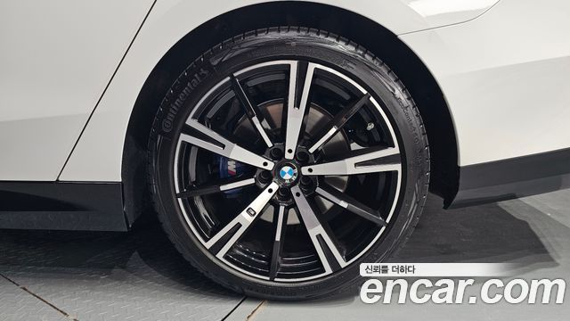 BMW 5 Series (G60) 530i xDrive M Sport 2025 — фото 21